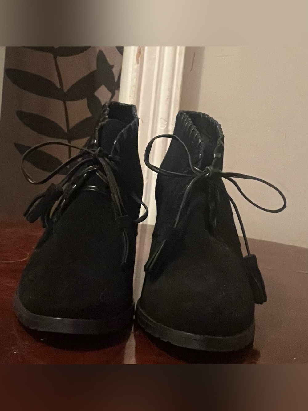 Lauren Ralph Lauren Carla Black Suede Lace Up Tassel Heeled Booties - Size 7.5B